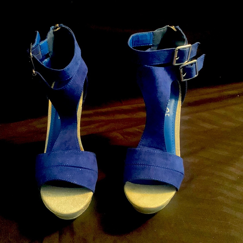 Royal Blue platform sandal shoe size 6 1/2